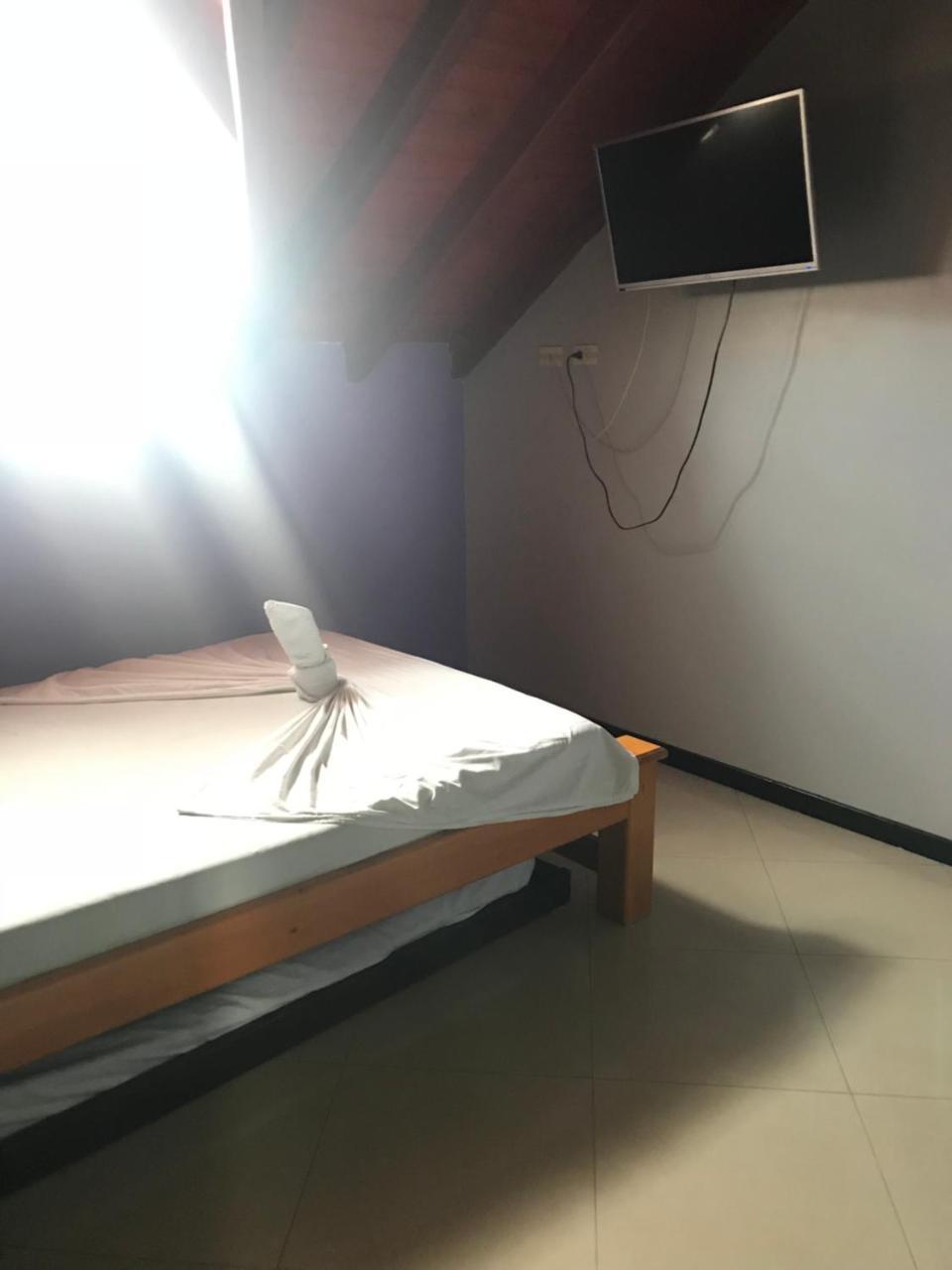 Hotel Calipso 마리닐라 외부 사진